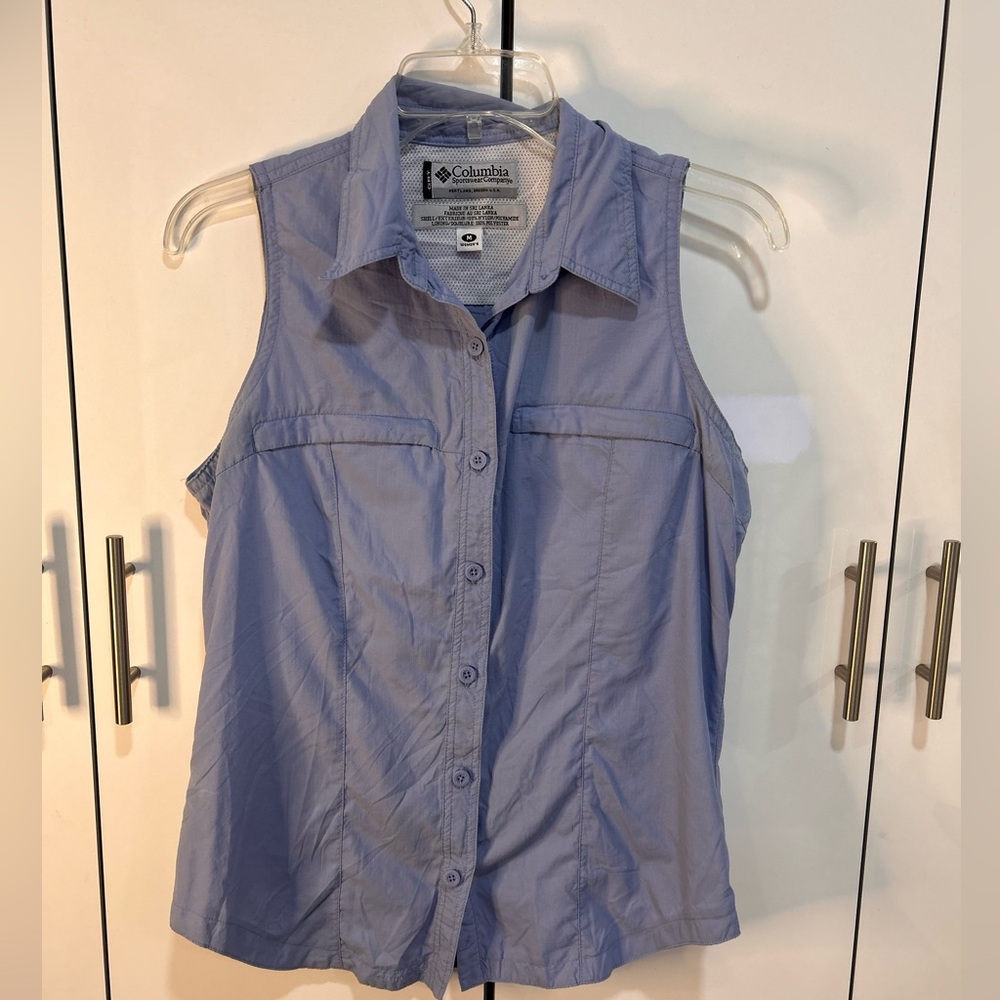 Columbia Women's Light Blue Sleeveless Button Down Shirt